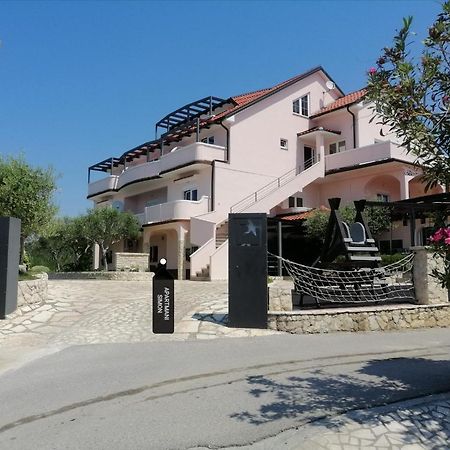 Apartmani Simon Lopar Exterior photo